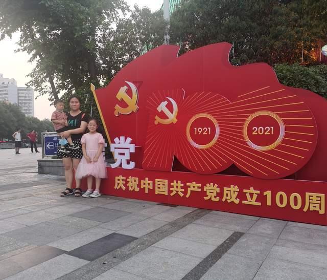 潘长江亲弟弟：原来是我们熟悉的演员，长相差距明显，能认出吗
