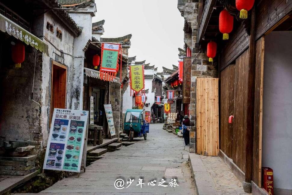福建3代人用大米做小吃50年，1块1碗只卖上午，顾客围坐灶台前吃